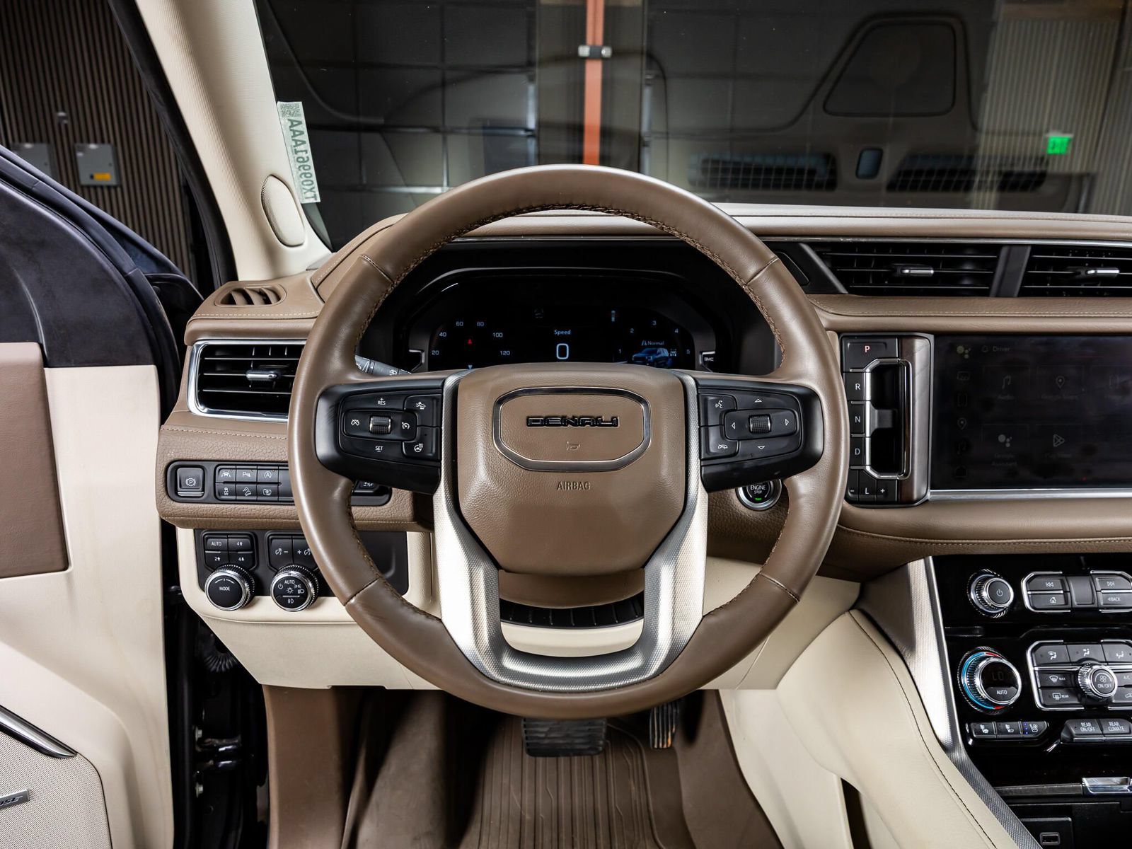 Used 2023 GMC Yukon Denali AWD/4WD image 15