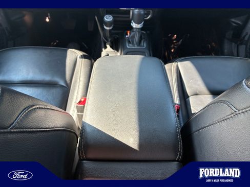 Used 2020 Jeep Wrangler Unlimited Sahara AWD/4WD image 15