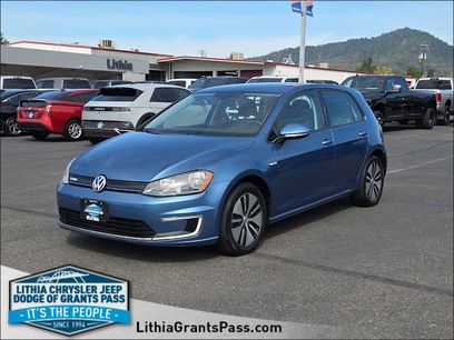 Used 2016 Volkswagen e-Golf SE w/ DC Fast Charging Package