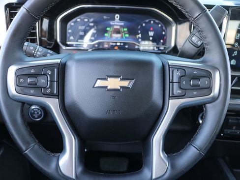 Used 2025 Chevrolet Silverado 2500 LTZ w/ LTZ Premium Package image 17