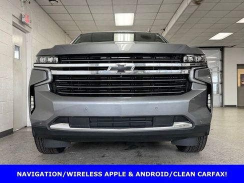 Used 2022 Chevrolet Suburban LT w/ Luxury Package image 2