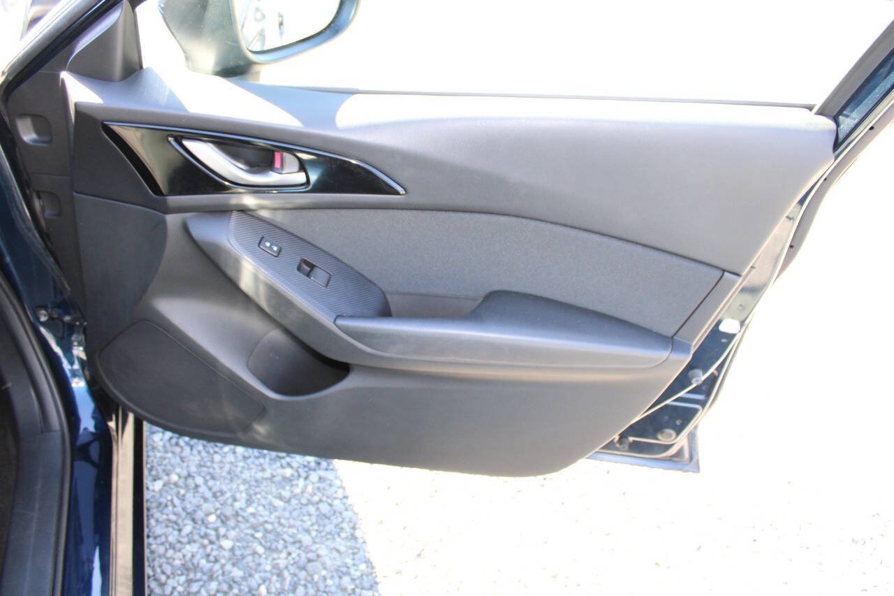 Used 2014 MAZDA MAZDA3 i Touring w/ Moonroof Package 1 FWD image 20
