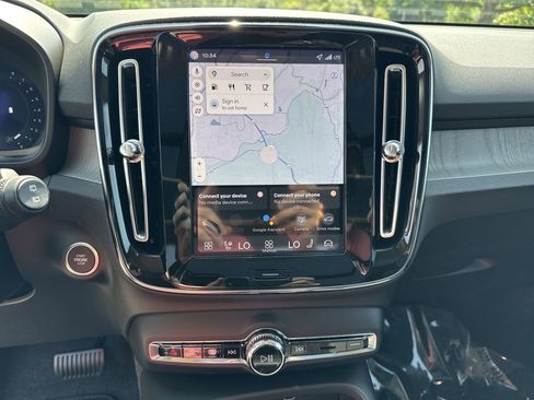 New 2026 Volvo XC40 B5 Plus w/ Protection Package Premier image 23