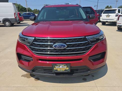 Used 2022 Ford Explorer XLT w/ Class IV Trailer Tow Package AWD/4WD image 12