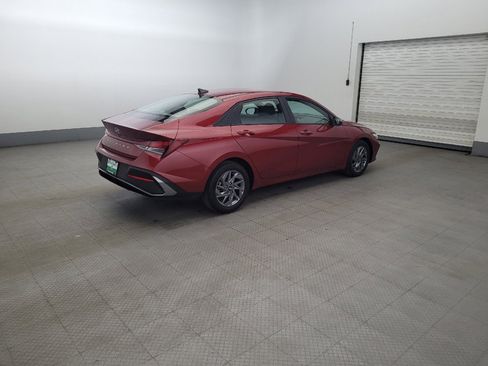 Used 2024 Hyundai Elantra SEL FWD image 10