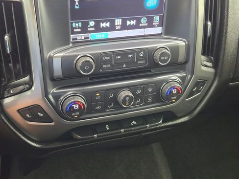 Used 2018 Chevrolet Silverado 1500 LT w/ Texas Edition image 19