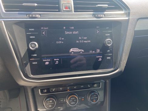 Used 2020 Volkswagen Tiguan SE image 15