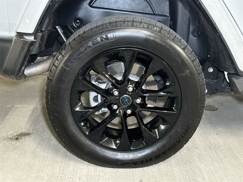 Used 2024 Jeep Wrangler Unlimited Sahara image 8