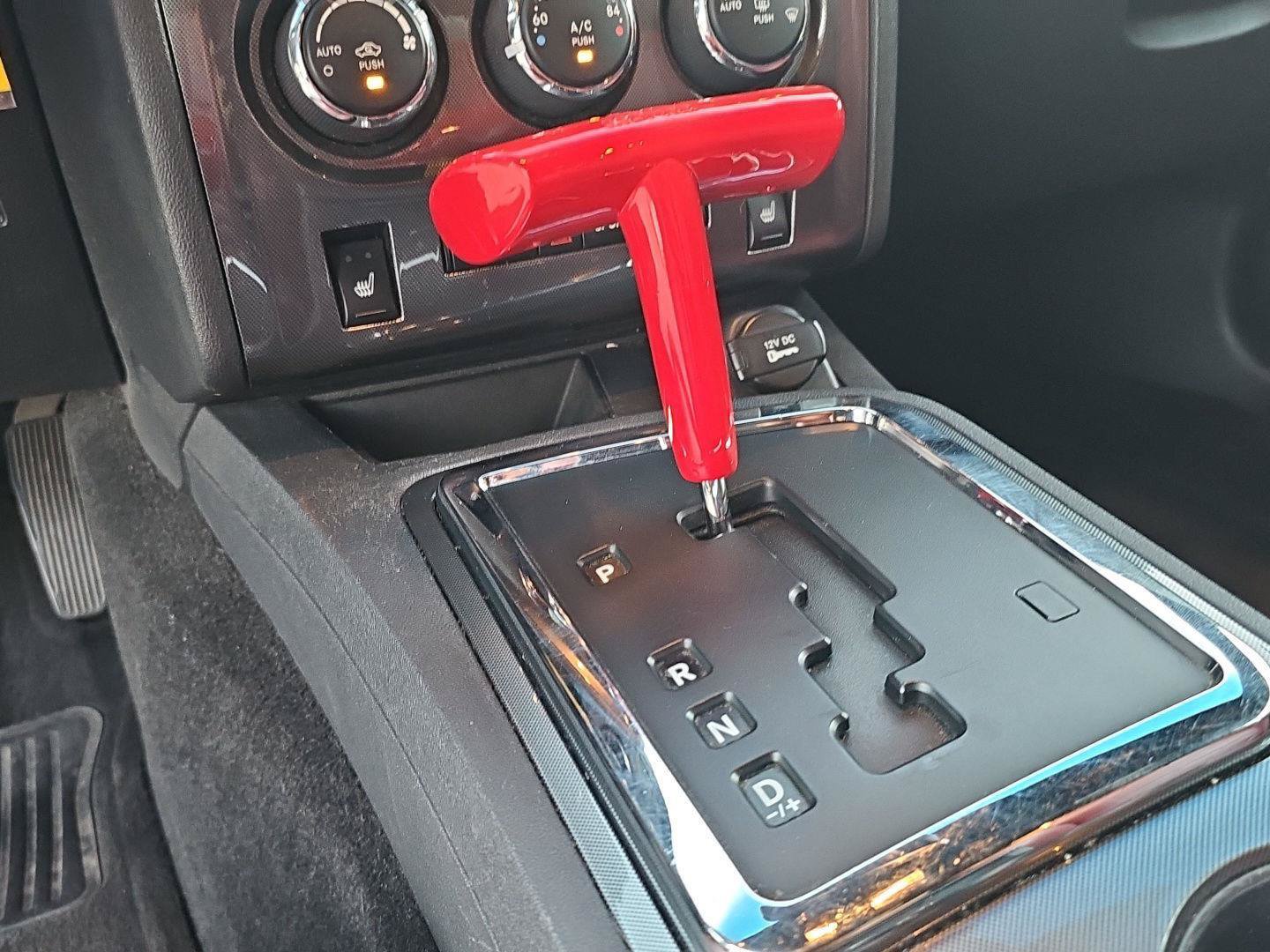 Used 2013 Dodge Challenger SXT RWD image 18