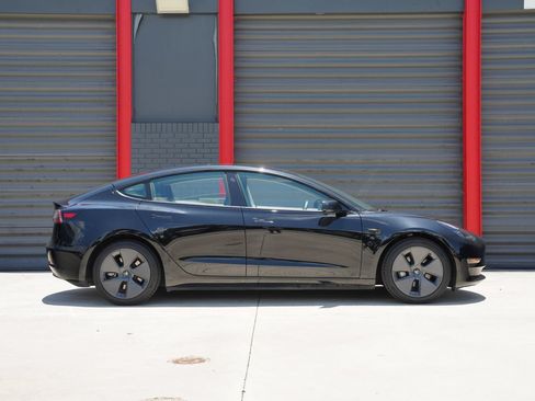 Used 2023 Tesla Model 3 Standard Range RWD image 6