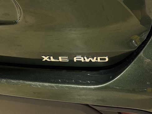 Used 2025 Toyota Highlander XLE AWD/4WD image 28