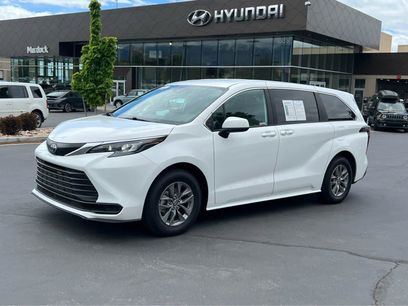 Used 2025 Toyota Sienna LE