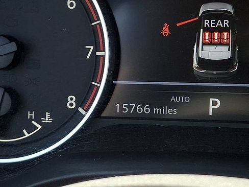 Used 2023 Nissan Rogue SV AWD/4WD image 19