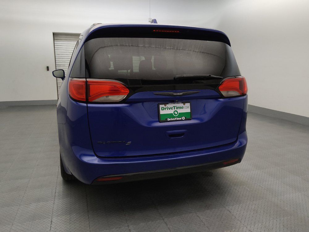 Used 2018 Chrysler Pacifica Touring Plus w/ S Appearance Package FWD image 6