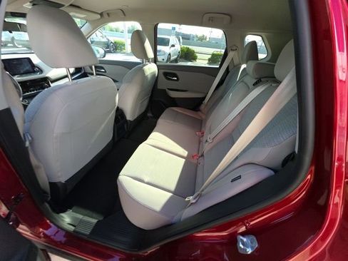Used 2023 Nissan Rogue SV FWD image 23