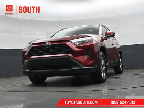 Used 2023 Toyota RAV4 LE AWD/4WD image 39