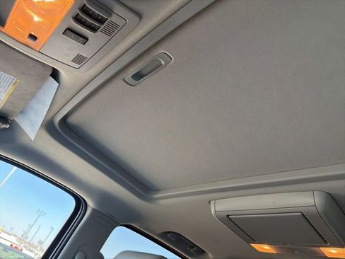 Used 2014 GMC Yukon XL SLT w/ SLT-2 Equipment Package image 13