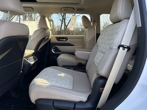 New 2026 Nissan Armada Platinum image 9