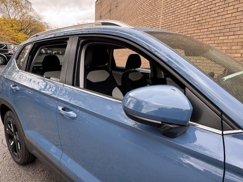 New 2025 Volkswagen Taos SEL image 5