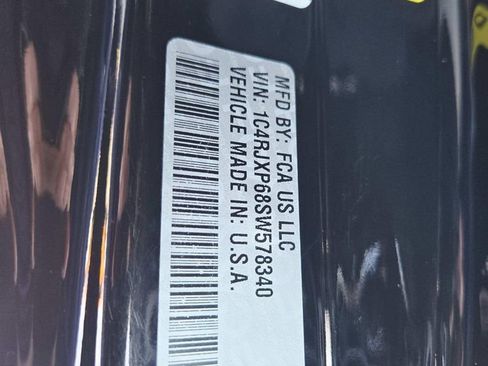 Used 2025 Jeep Wrangler Unlimited Sahara image 38