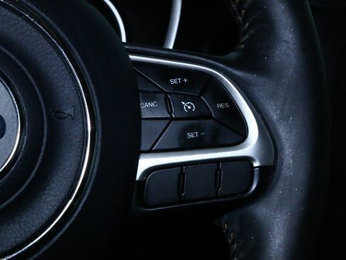Used 2019 Jeep Compass Latitude w/ Popular Equipment Group image 23
