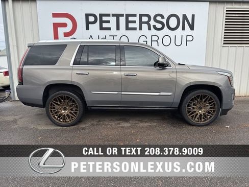 Used 2018 Cadillac Escalade Platinum image 2