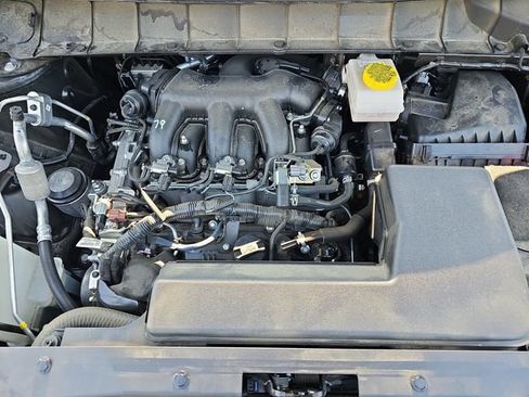 Used 2025 Nissan Pathfinder Platinum FWD image 35