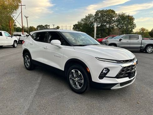 Used 2024 Chevrolet Blazer LT w/ Convenience Package AWD/4WD image 4