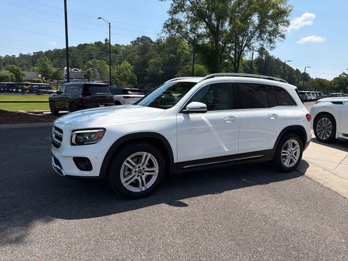 Used 2020 Mercedes-Benz GLB 250 4MATIC image 9