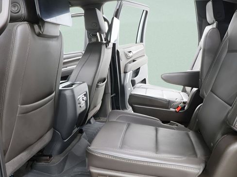 Used 2023 GMC Yukon XL Denali image 30