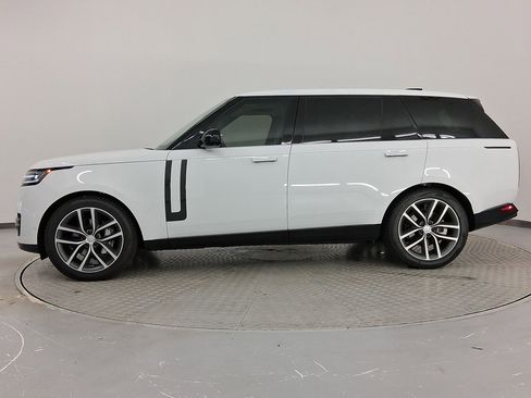 New 2025 Land Rover Range Rover Long Wheelbase SE image 2
