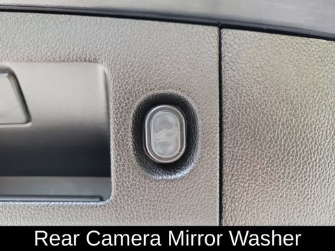 Used 2019 Cadillac Escalade Luxury RWD image 13