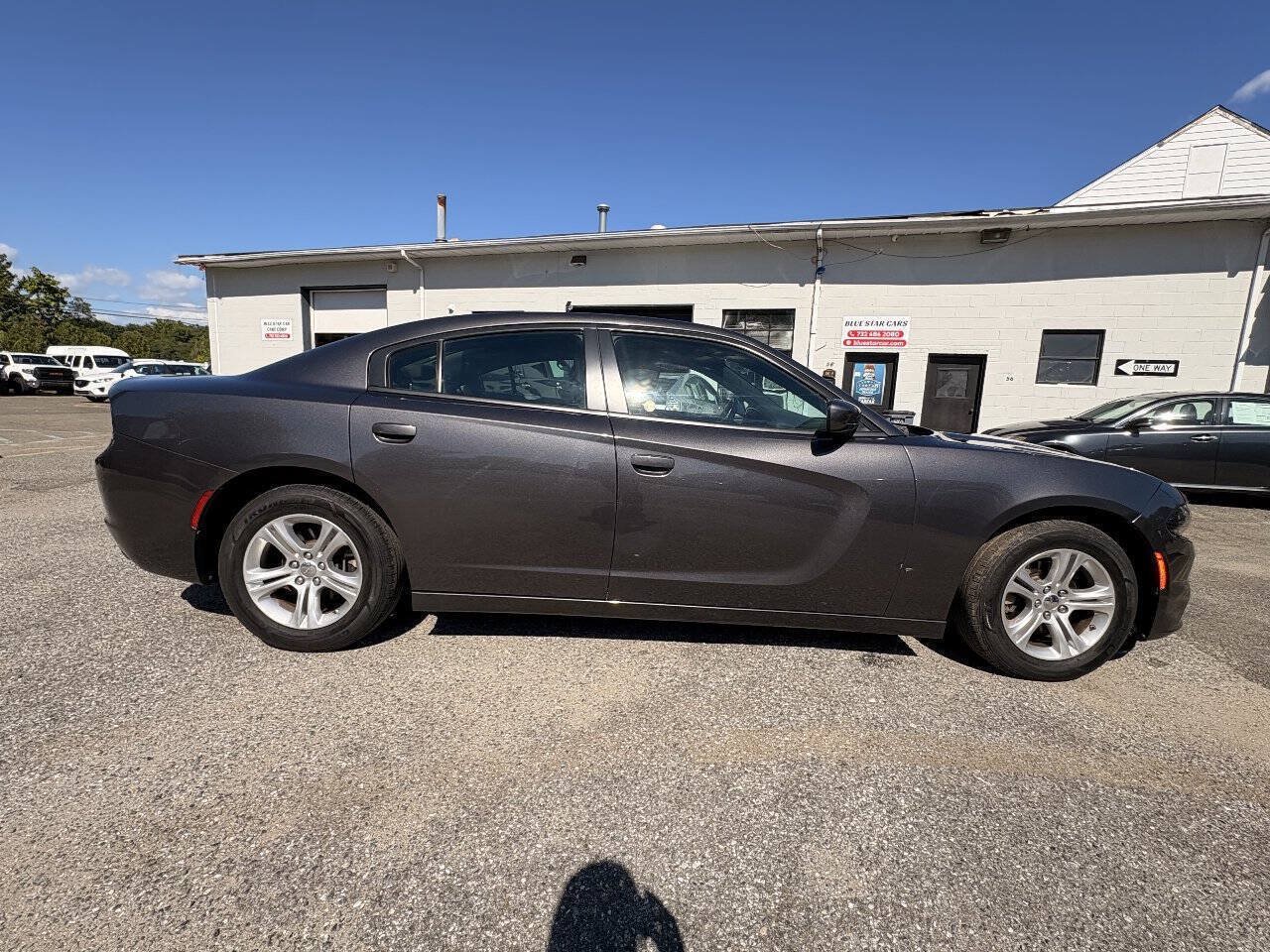Used 2022 Dodge Charger SXT RWD image 6