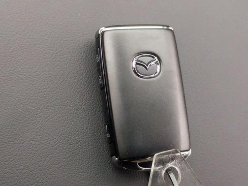 New 2026 MAZDA MAZDA3 Hatchback w/Premium Plus Pkg image 35