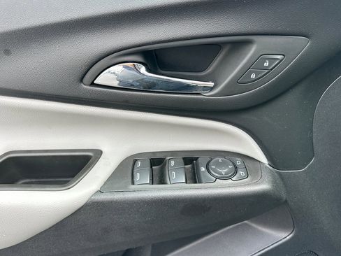 Certified 2024 Chevrolet Equinox LT image 11