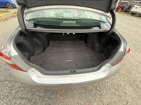 Used 2015 Toyota Camry LE FWD image 21