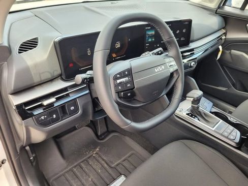 New 2026 Kia Sportage LX w/ LX Convenience Package FWD image 9
