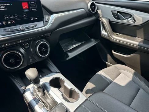 Used 2024 Chevrolet Blazer LT w/ Convenience Package FWD image 32