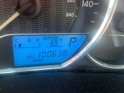 Used 2016 Toyota Corolla LE image 3