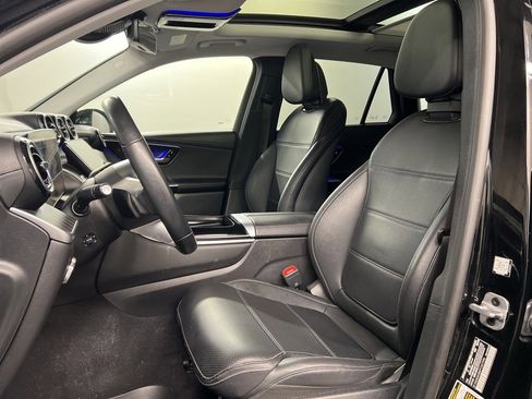 Used 2023 Mercedes-Benz GLC 300 4MATIC image 27