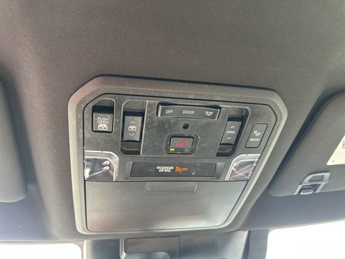 Used 2023 Toyota Tundra Capstone AWD/4WD image 38