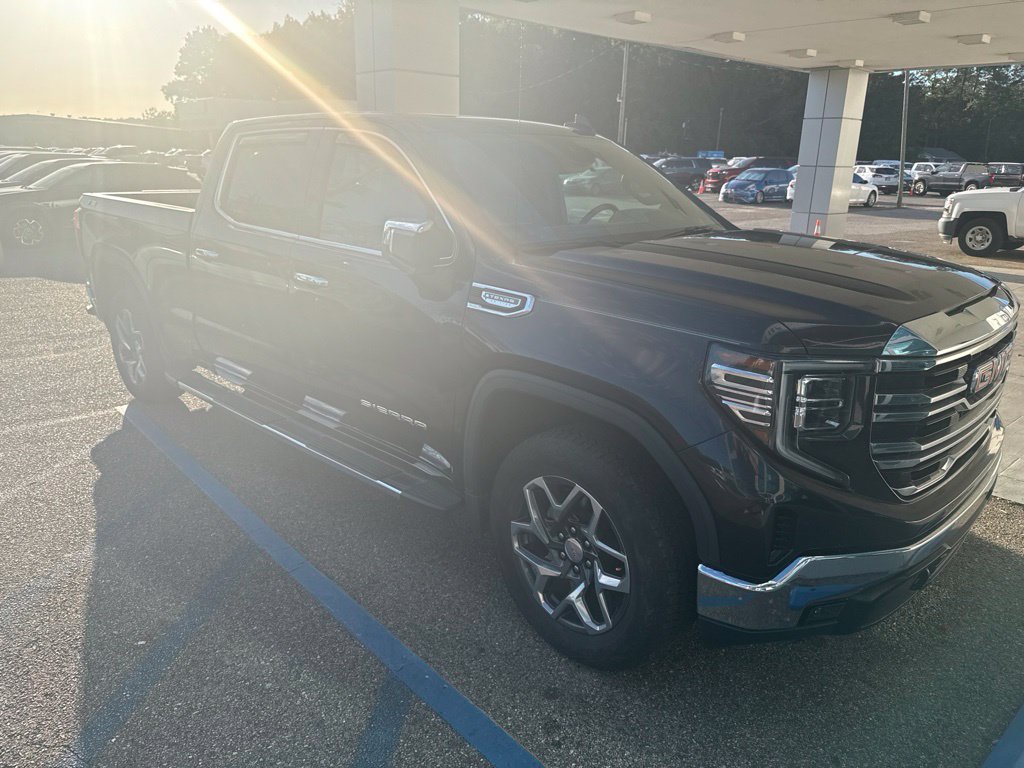 Used 2024 GMC Sierra 1500 SLT AWD/4WD image 8