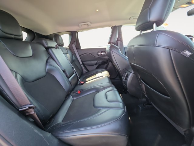 Used 2020 Jeep Cherokee Latitude Plus AWD/4WD image 14