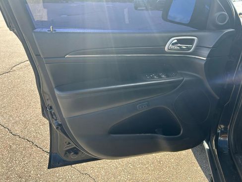 Used 2021 Jeep Grand Cherokee Limited w/ Sun & Sound Group image 14