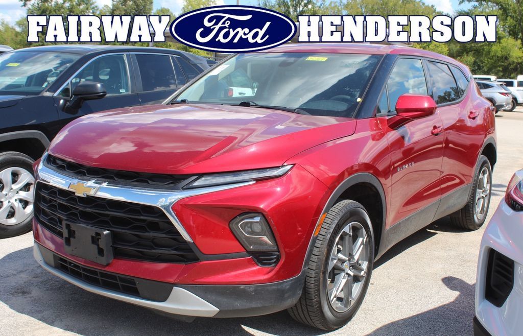 Used 2023 Chevrolet Blazer LT w/ Driver Confidence Package FWD image 1