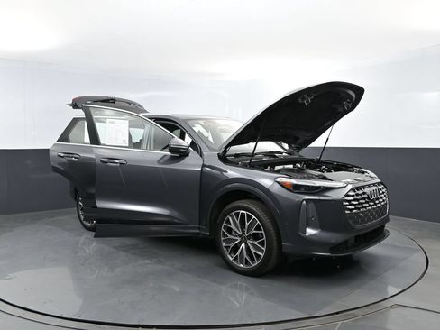 Used 2025 Audi Q5 Premium w/ Premium Plus AWD/4WD image 27