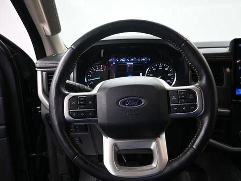 Used 2024 Ford Expedition XLT image 14