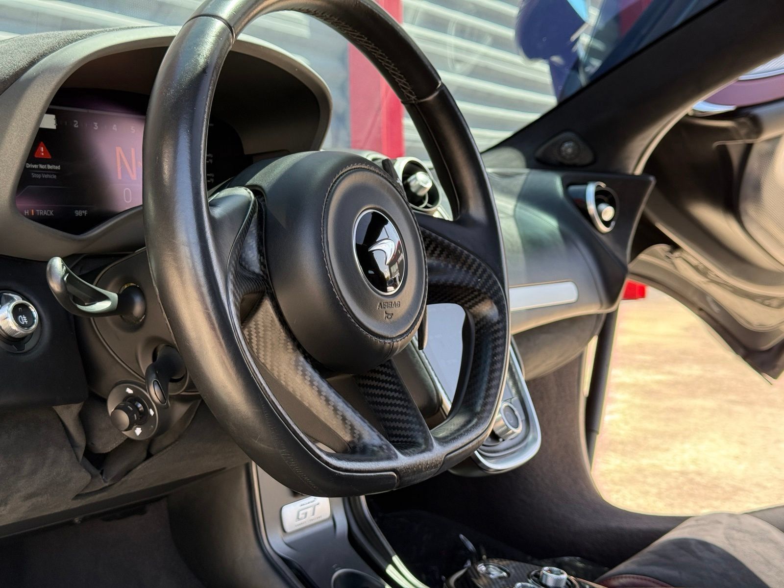 Used 2020 McLaren GT RWD image 23