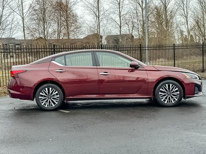 Used 2023 Nissan Altima 2.5 SV