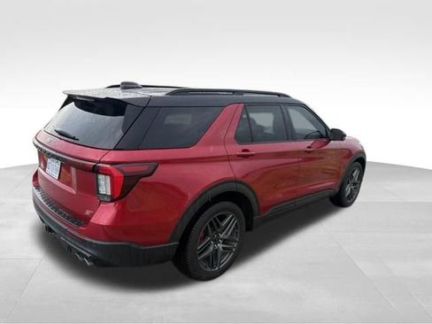Used 2025 Ford Explorer ST AWD/4WD image 3
